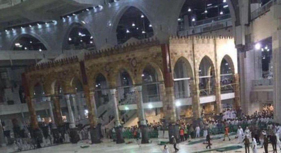 Crane Collapse at Mecca Grand Mosque Photos