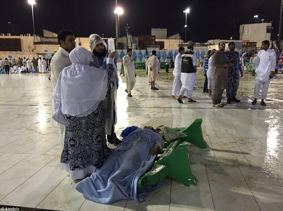 Crane Collapse at Mecca Grand Mosque Photos