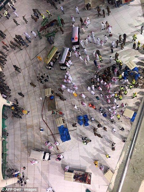 Crane Collapse at Mecca Grand Mosque Photos