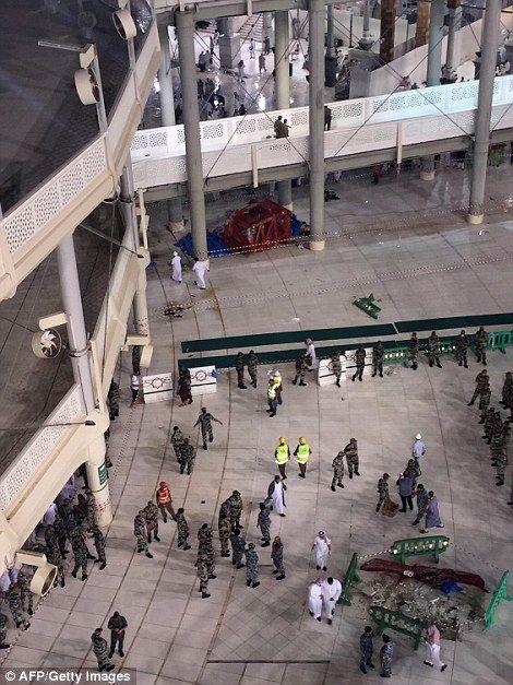 Crane Collapse at Mecca Grand Mosque Photos