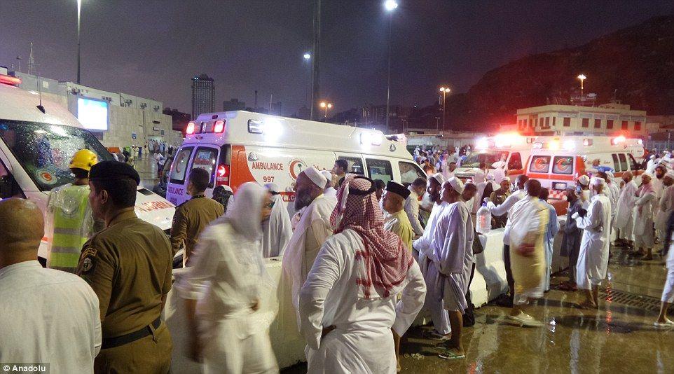 Crane Collapse at Mecca Grand Mosque Photos