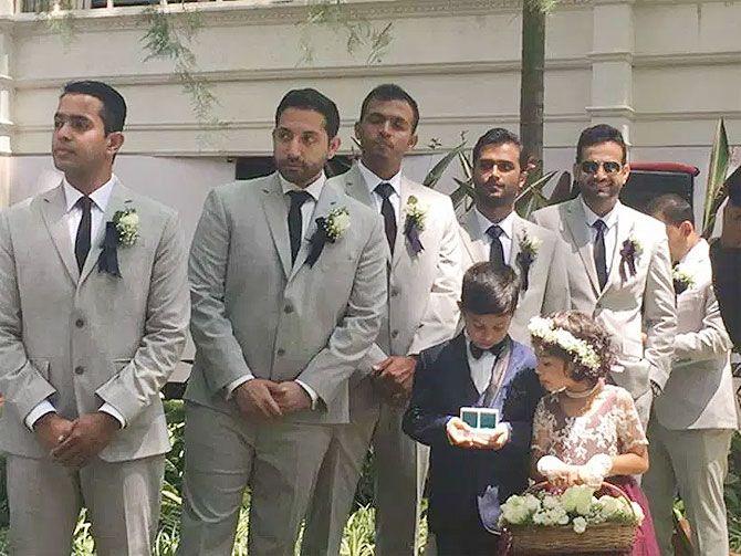 Cricketer Robin Uthappa Sheetal Wedding Reception Photos