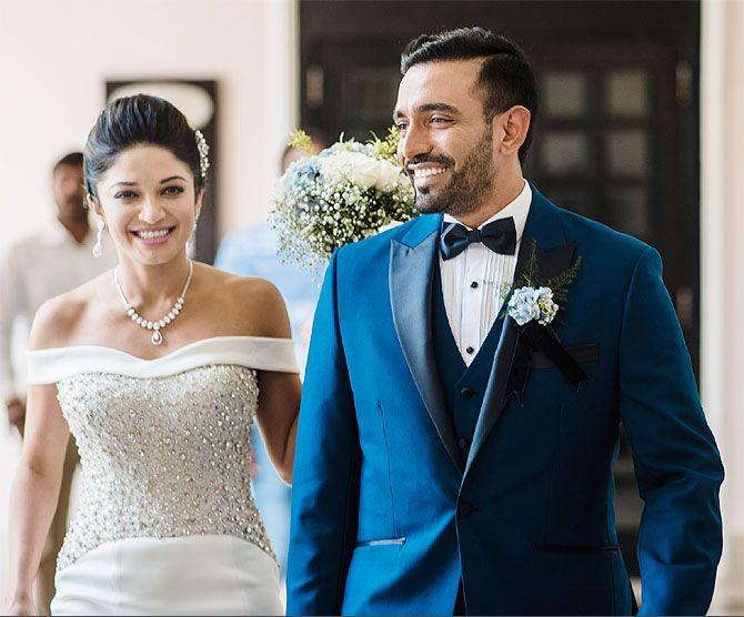 Cricketer Robin Uthappa Sheetal Wedding Reception Photos