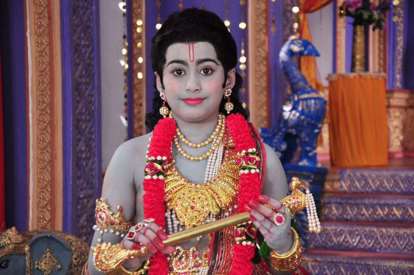 Dana Veera Soora Karna Movie Stills