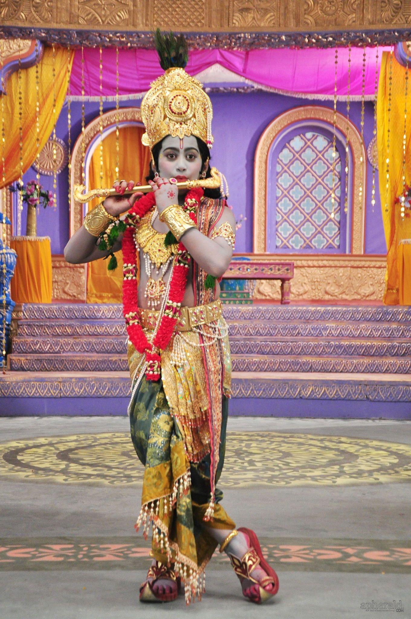 Dana Veera Soora Karna Movie Stills