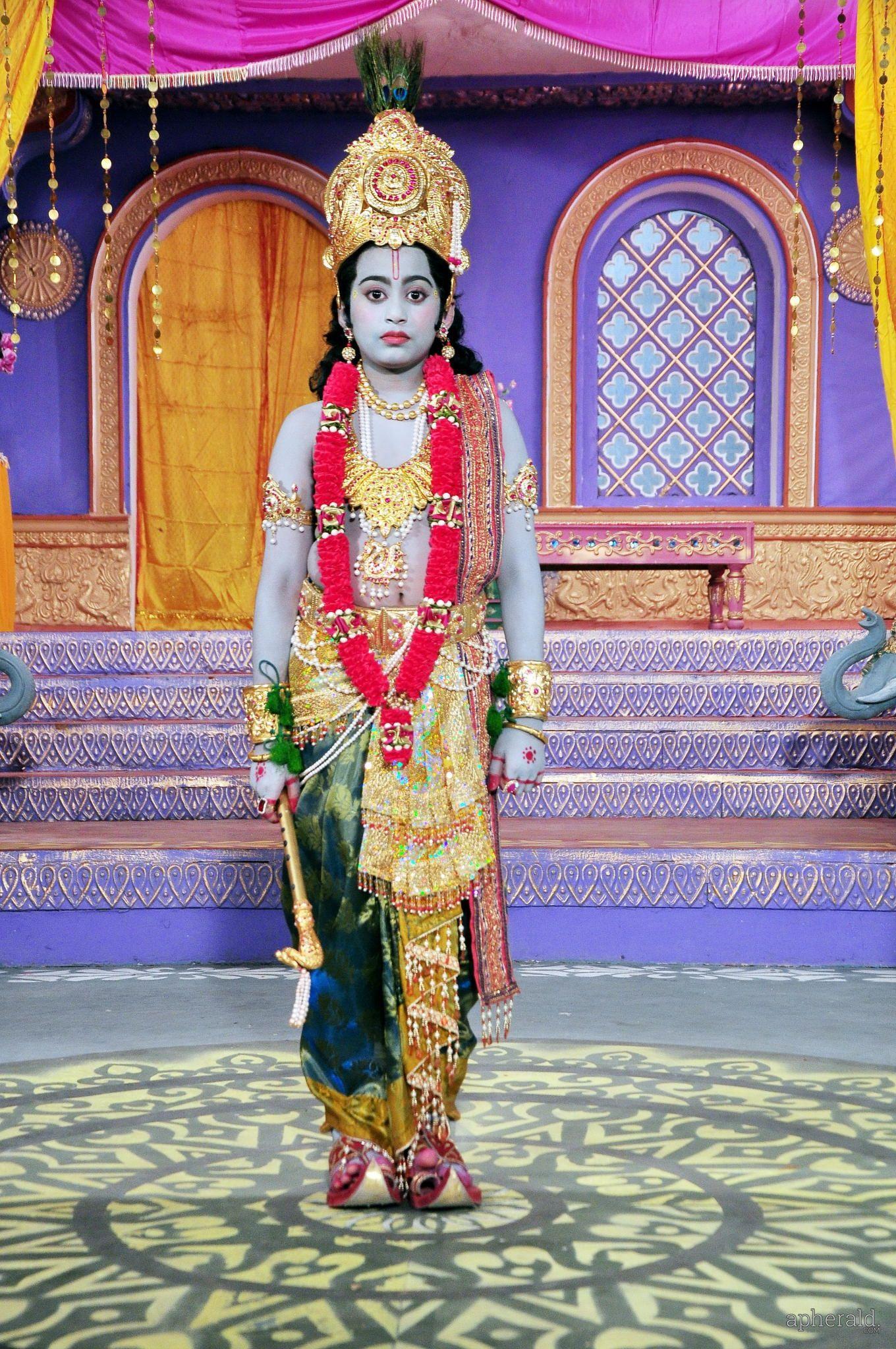 Dana Veera Soora Karna Movie Stills