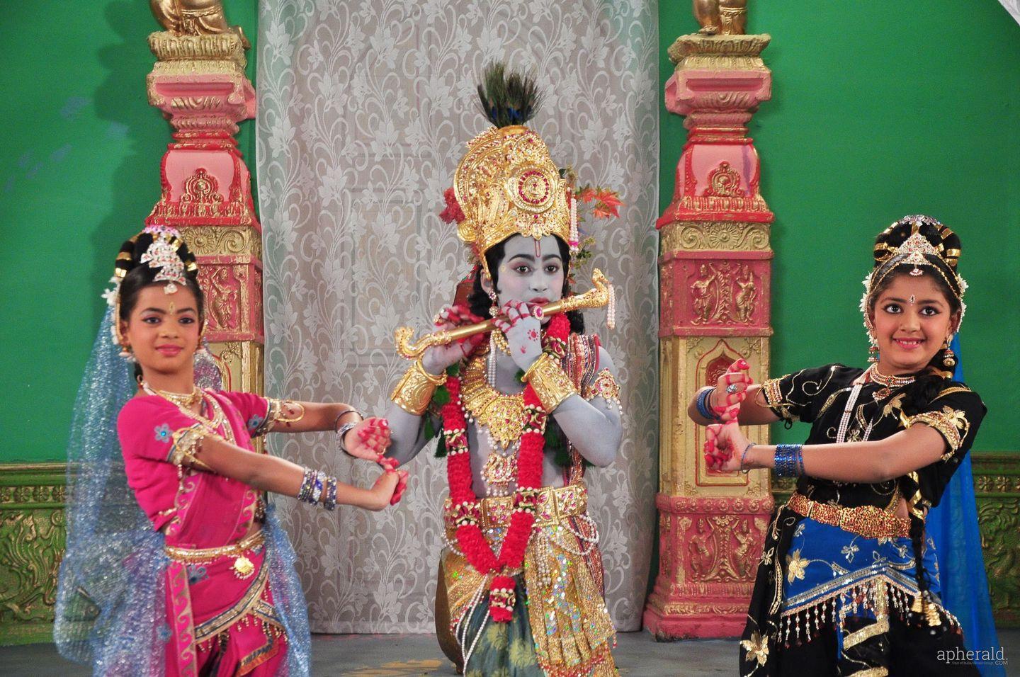 Dana Veera Soora Karna Movie Stills