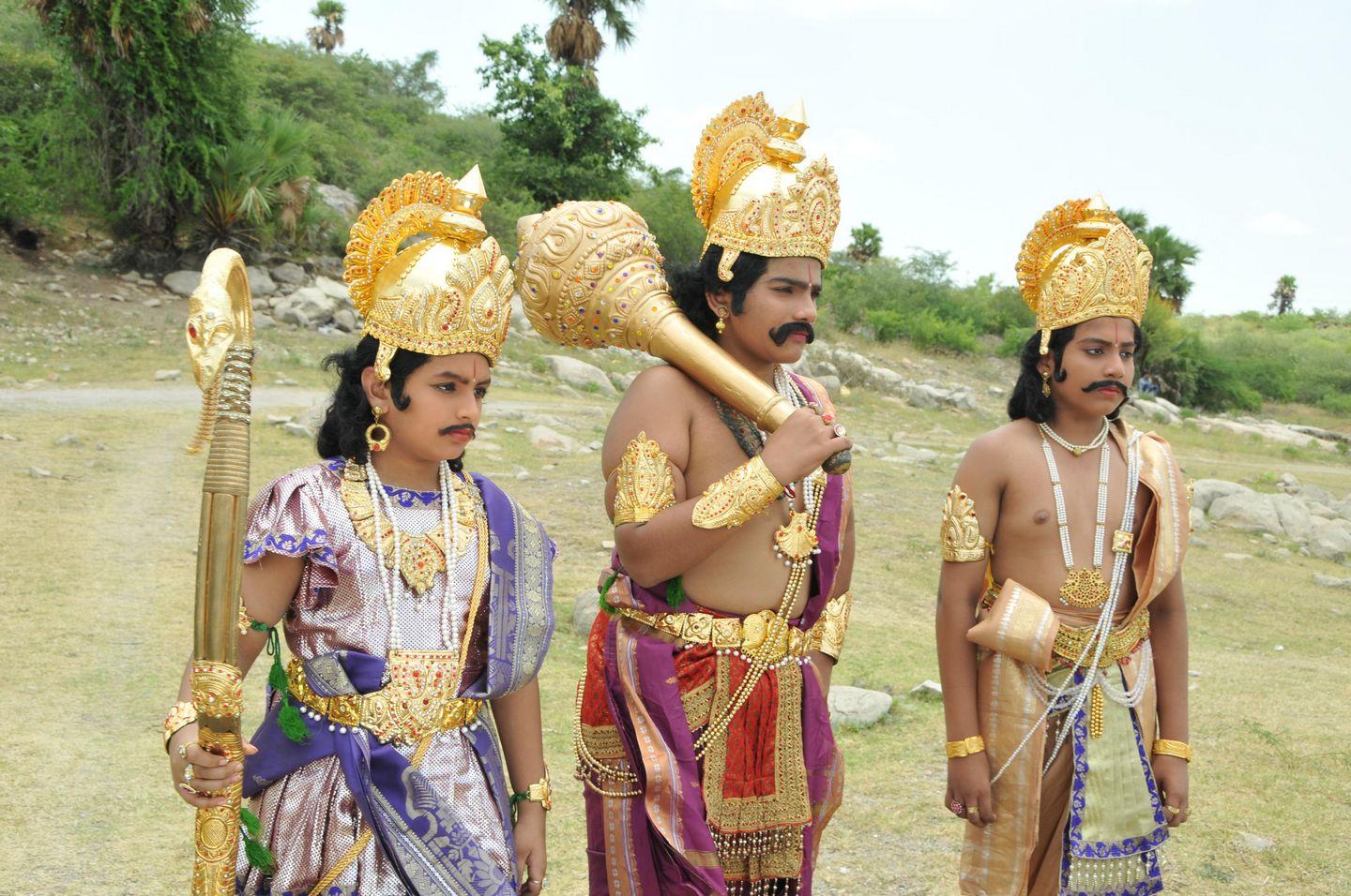 Dana Veera Sura Karna Movie Stills