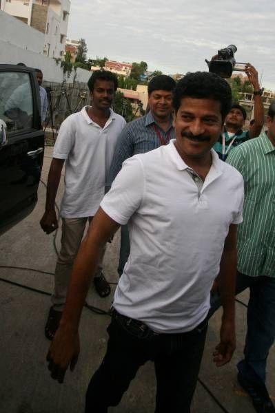 Emotional Welcome To Revanth Reddy By Family Members Photos