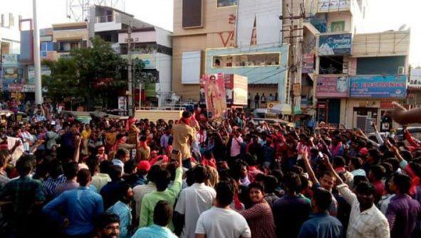 Fans Hangama For Sardaar Gabbar Singh Movie