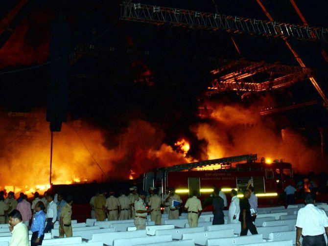 Fire At Make In India Week Event Photos