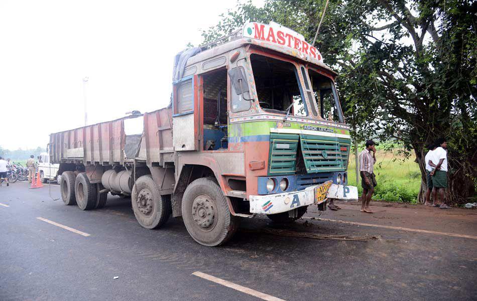 Gandepalli Road Accident Photos