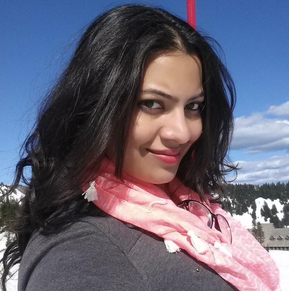 Beautiful Singer Geetha Madhuri Unseen Photos