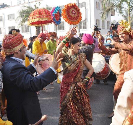 Genelia attends brother wedding with Riteish Deshmukh