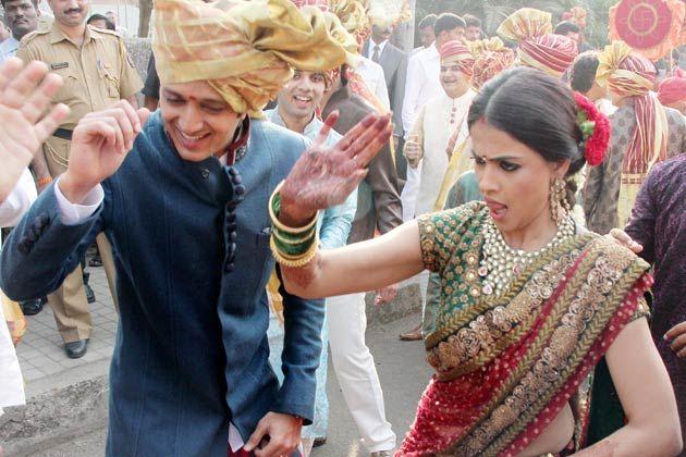 Genelia attends brother wedding with Riteish Deshmukh