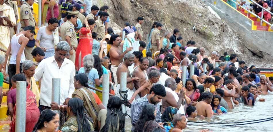 Godavari Maha Pushkaram 2nd Day Photos