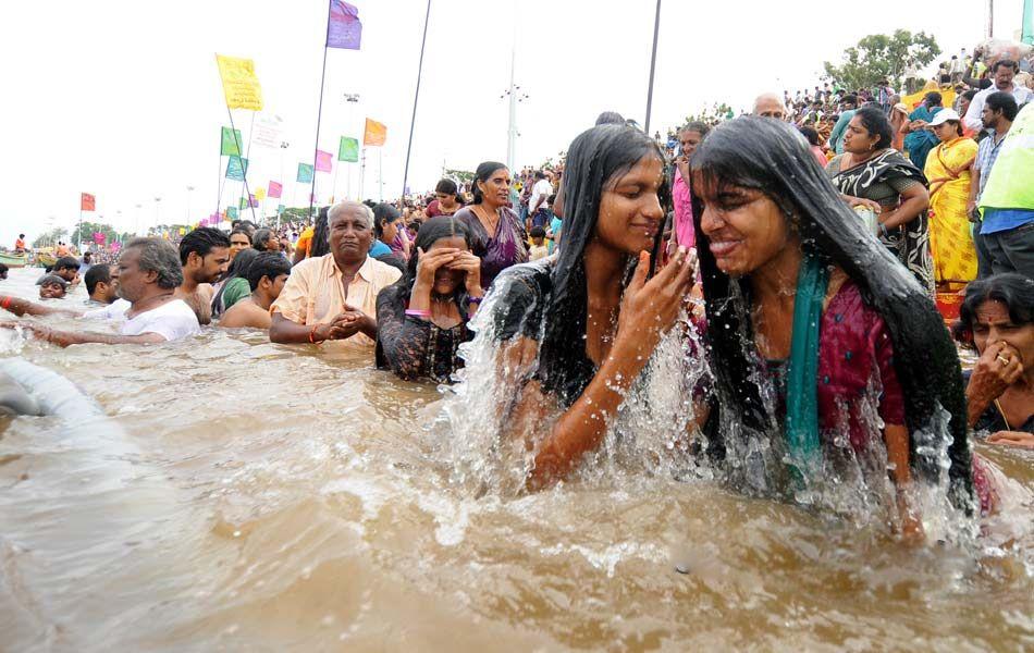 Godavari Maha Pushkaram 2nd Day Photos