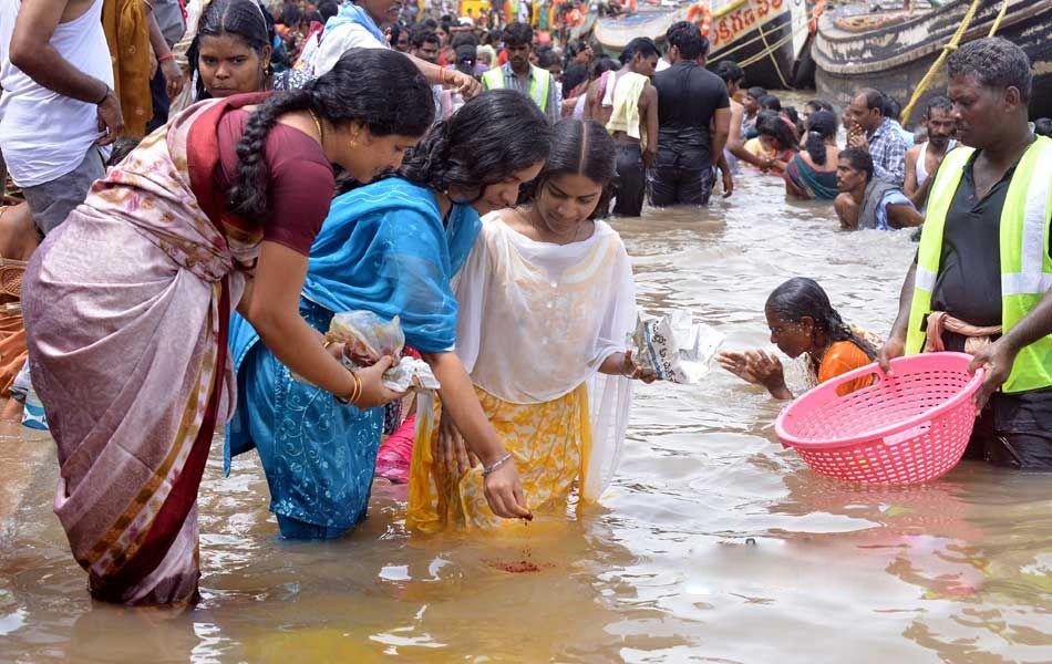 Godavari Maha Pushkaram 3rd Day Photos