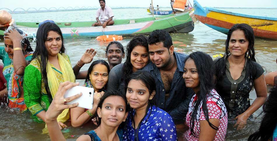 Godavari Maha Pushkaram 3rd Day Photos