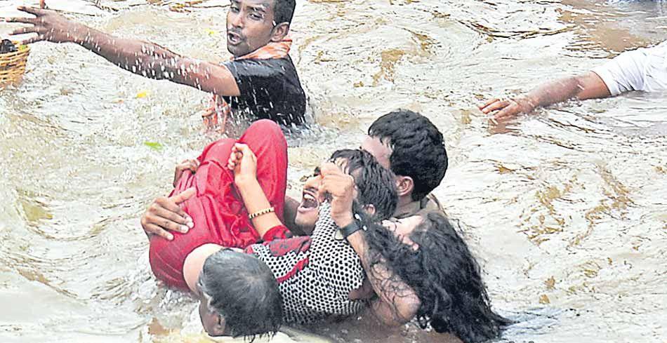 Godavari Maha Pushkaram Photos