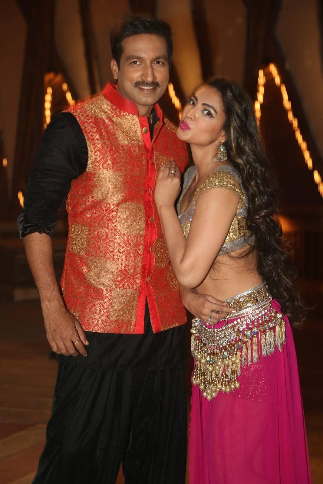 Gopichand Soukyam Movie Special Item Song Stills