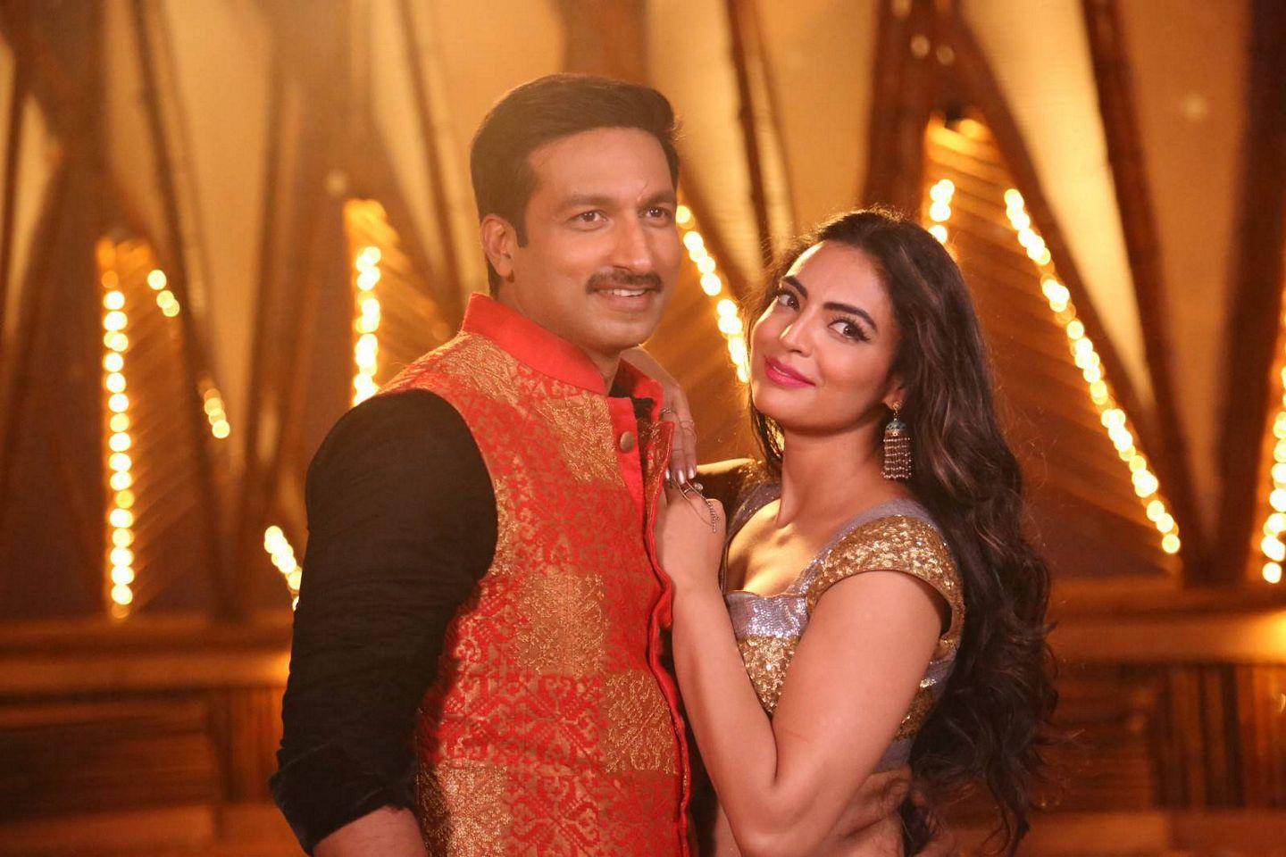 Gopichand Soukyam Movie Special Item Song Stills