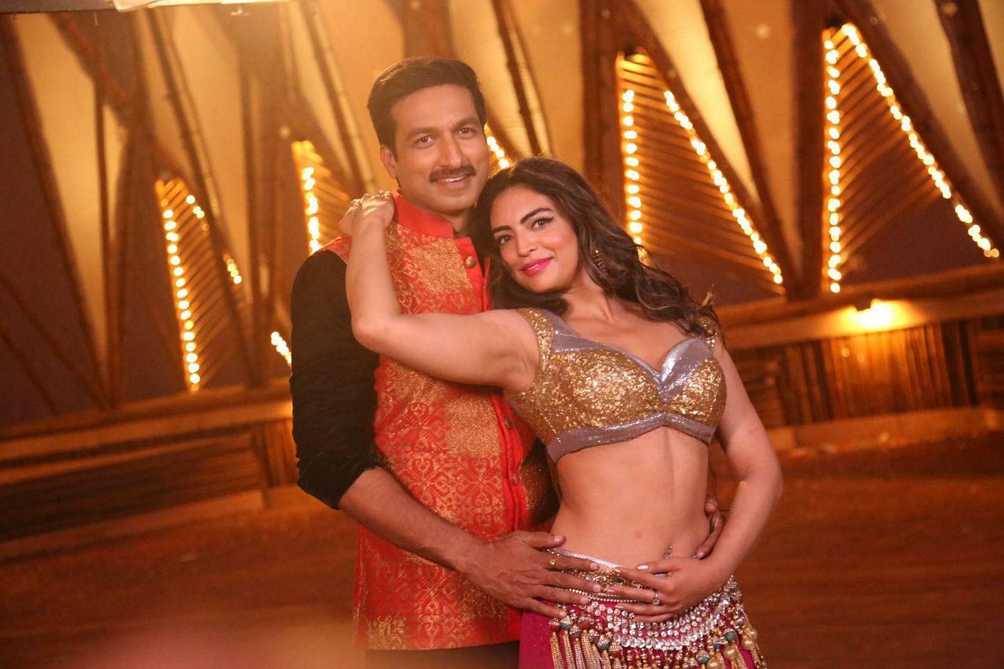 Gopichand Soukyam Movie Special Item Song Stills