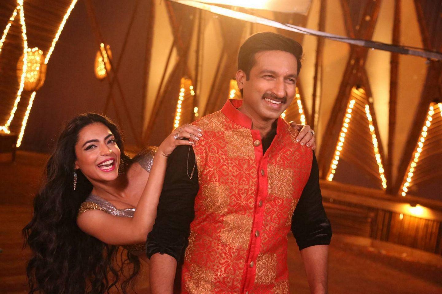 Gopichand Soukyam Movie Special Item Song Stills