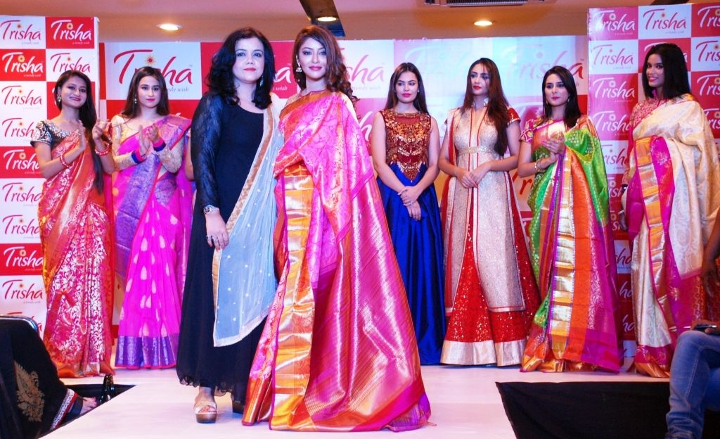 Grand fashion show of Designer Amrita Mishra