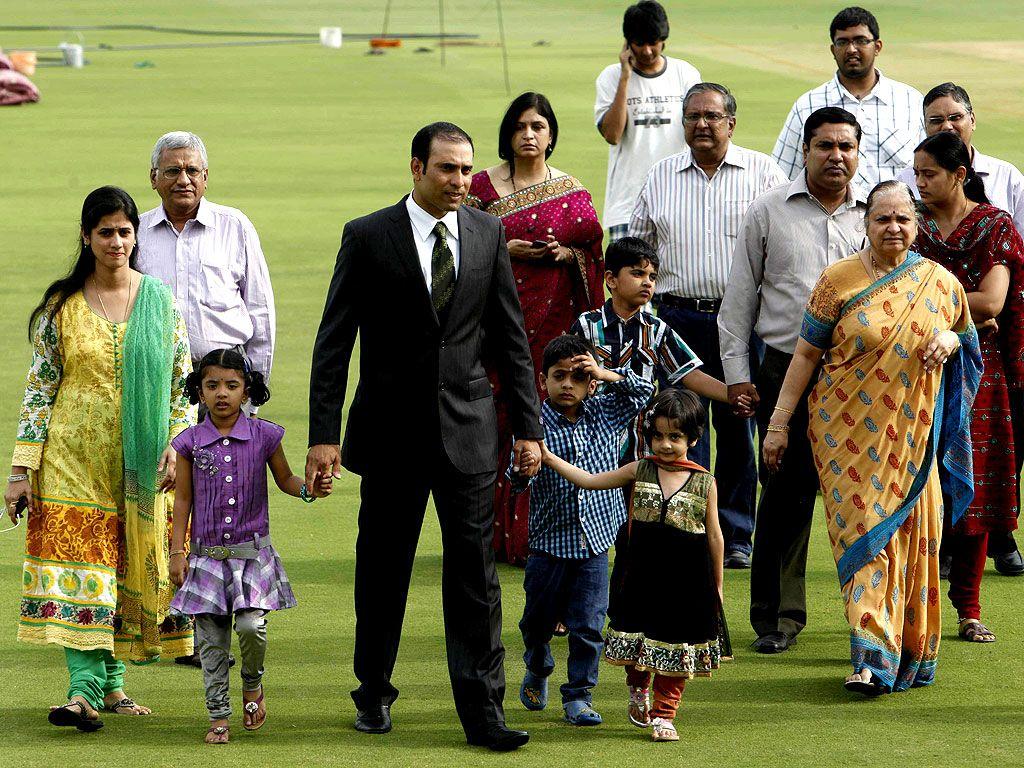 Great Cricketers with their Family rare pics