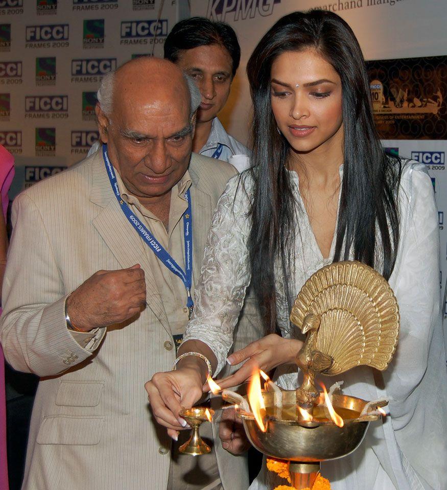 Deepika Padukone: 90 Rare & Unseen Photos Collection!