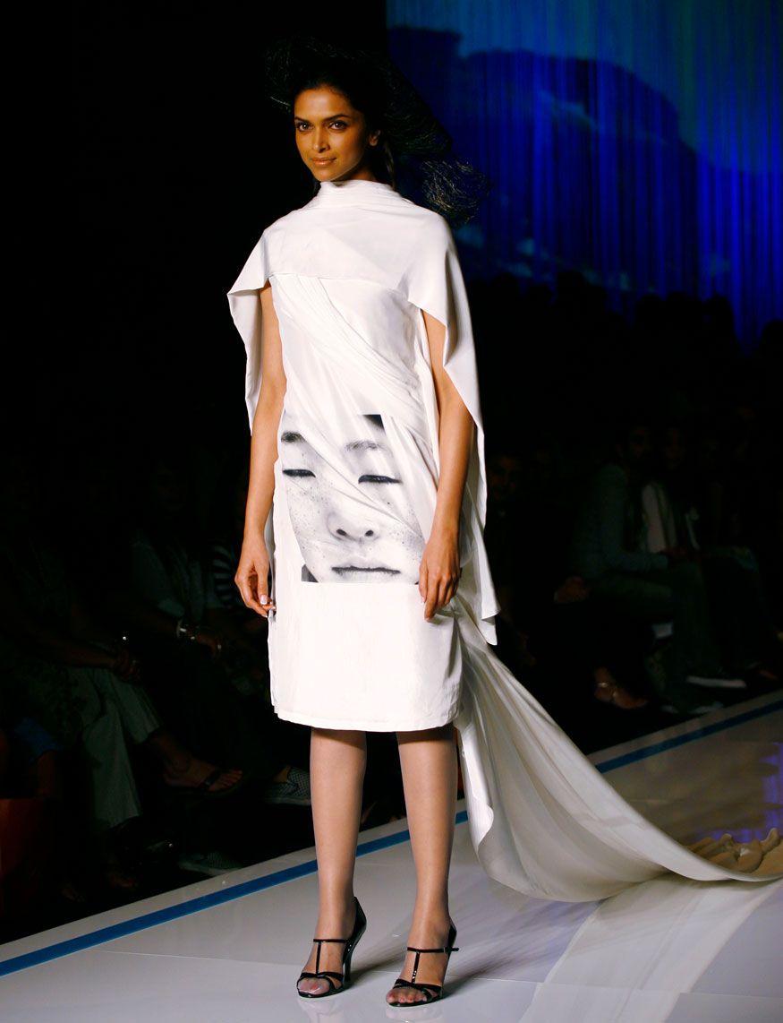 Deepika Padukone: 90 Rare & Unseen Photos Collection!