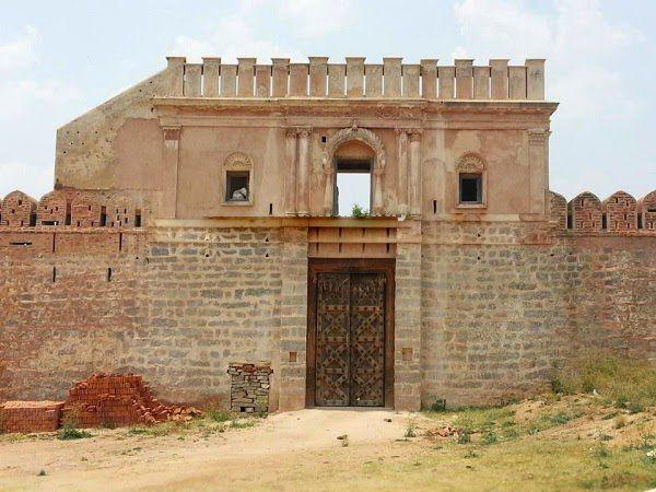 Historic Domakonda Fort Photos