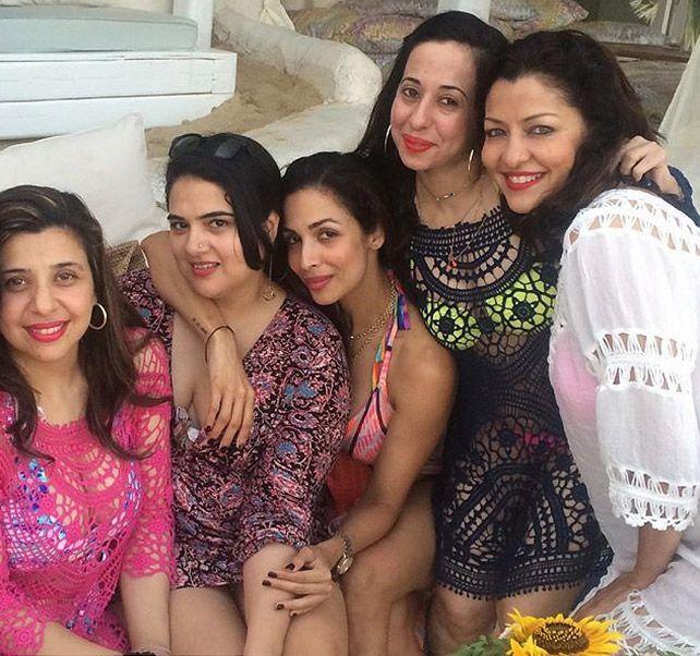 Malaika Arora With Her Friends Beach Photos