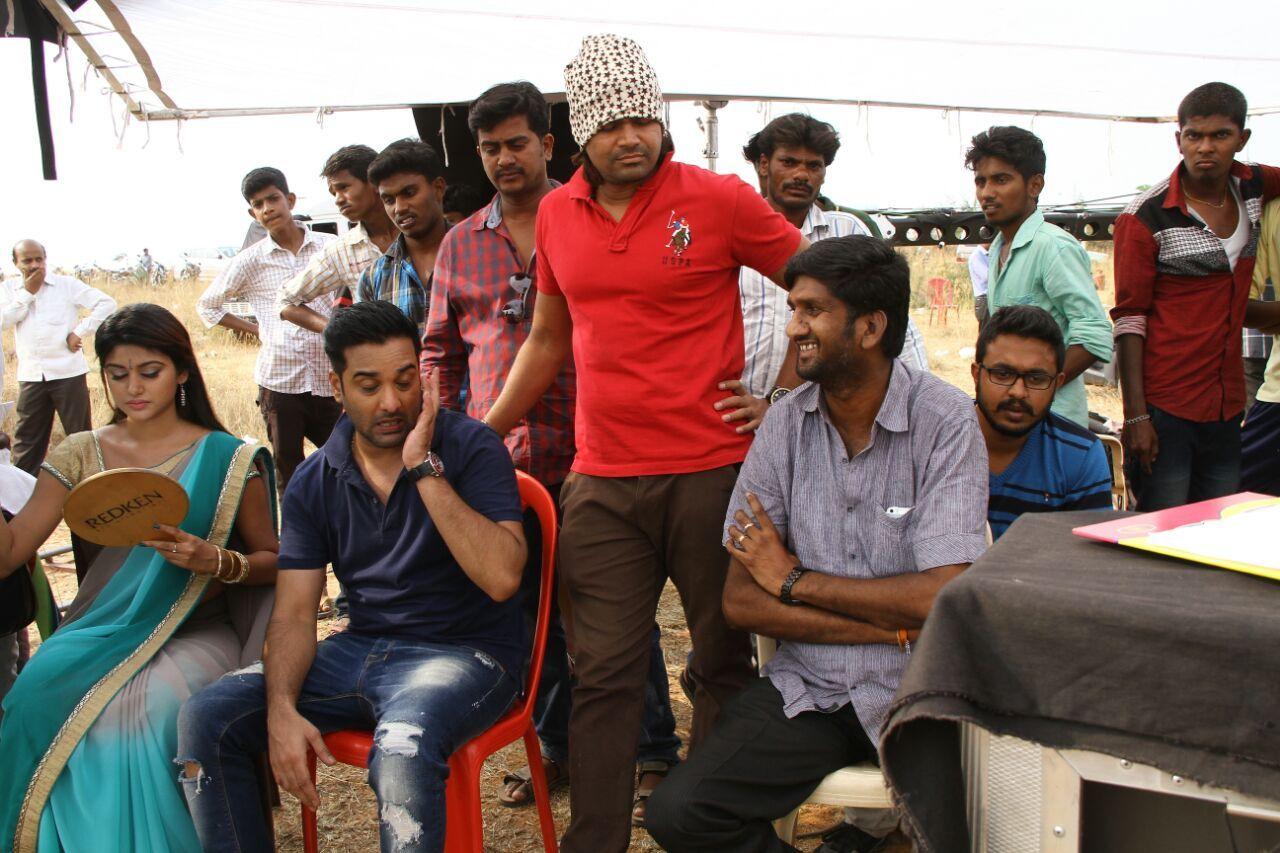 Idi Naa Love Story Working Stills