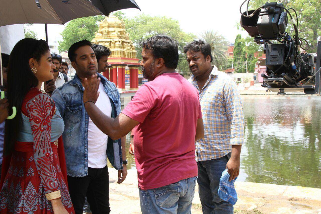 Idi Naa Love Story Working Stills