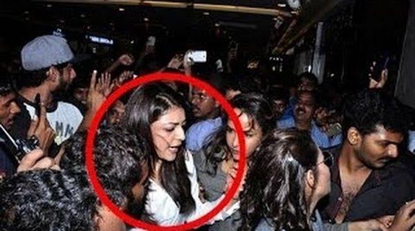 Indian Actress badly harassed by Fans Photos