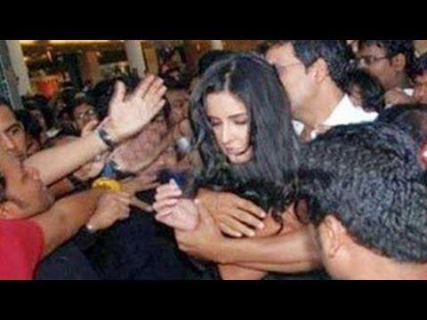 Indian Actress badly harassed by Fans Photos