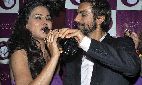 Indian Actress Drinking Alcohol Photos