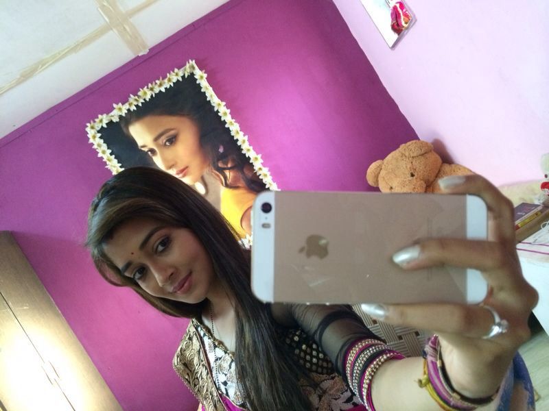 [Image: indian-actress-selfies-pics4.jpg]