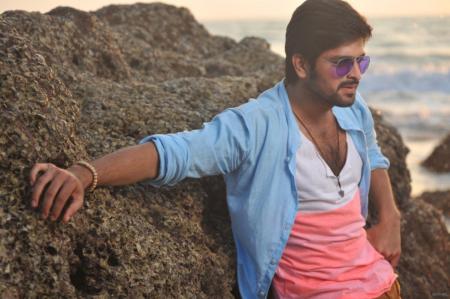 Jadoogadu Movie Pics