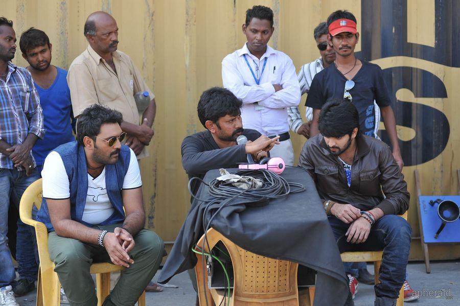 Jadoogadu Working Stills