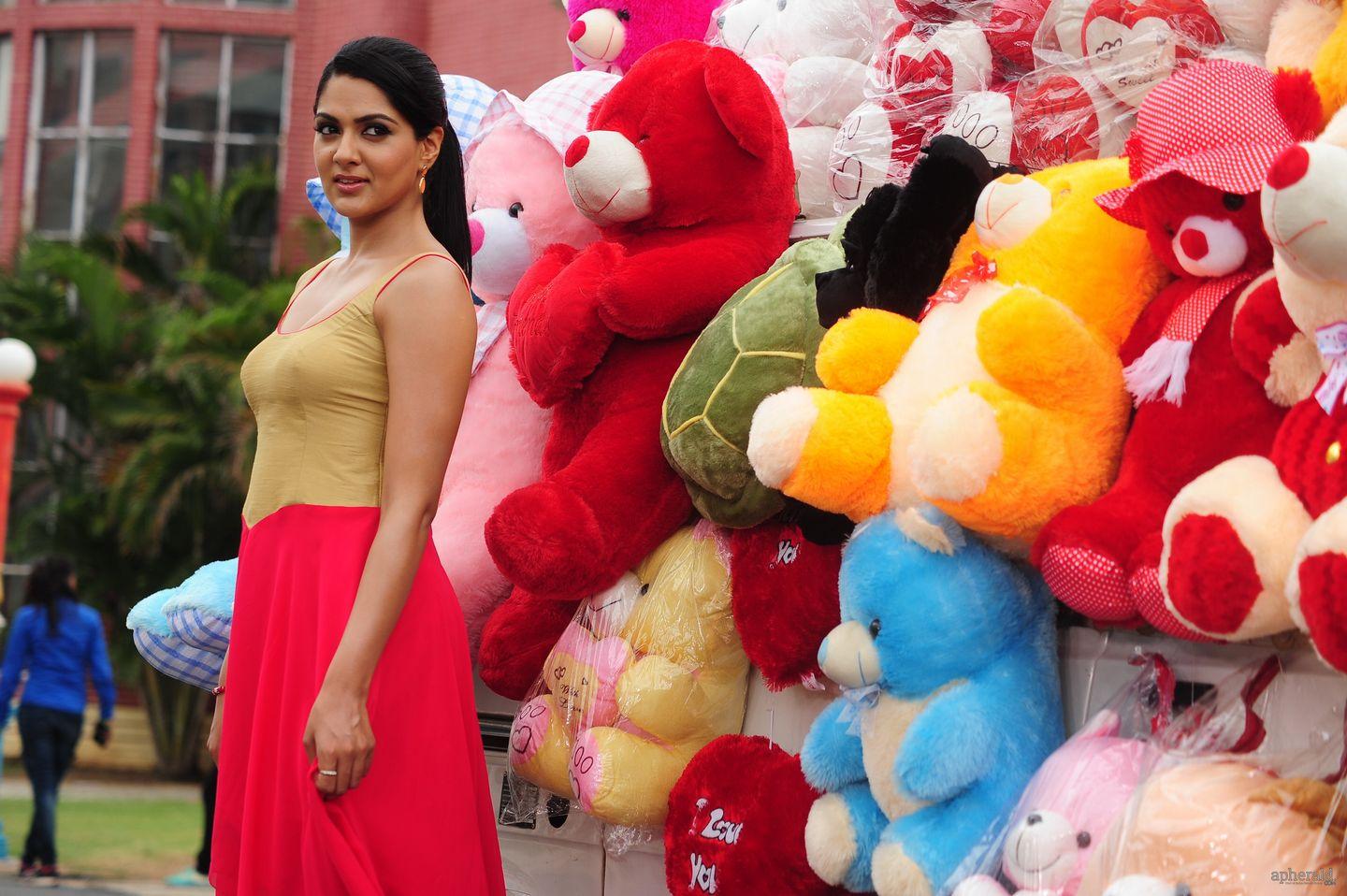 James Bond Movie Latest Stills