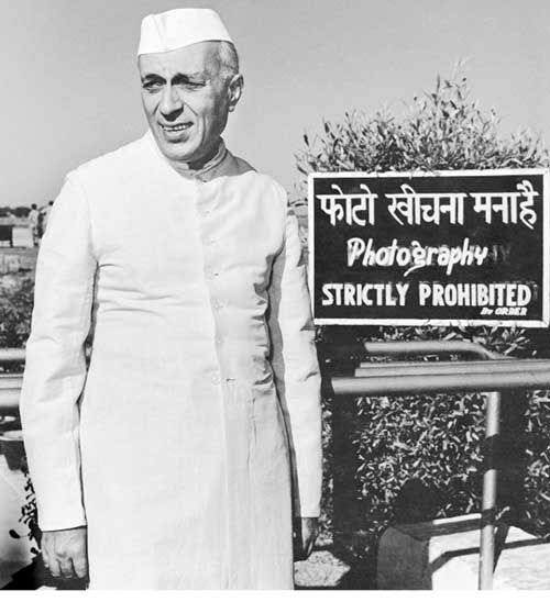 Unseen Nehru Rare images