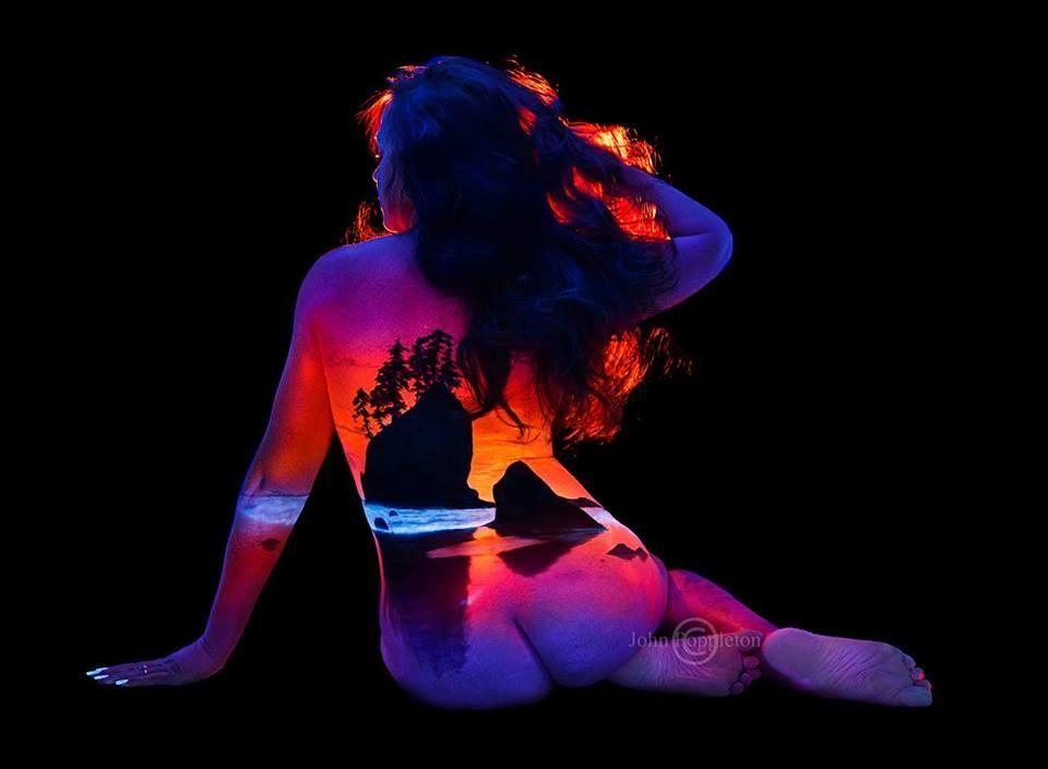 John Poppleton Uses Violet Lights On Models