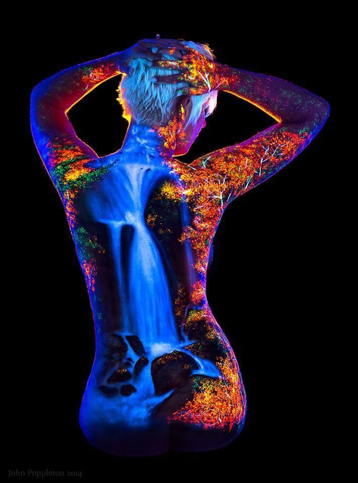 John Poppleton Uses Violet Lights On Models