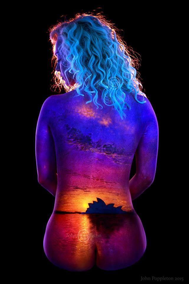 John Poppleton Uses Violet Lights On Models