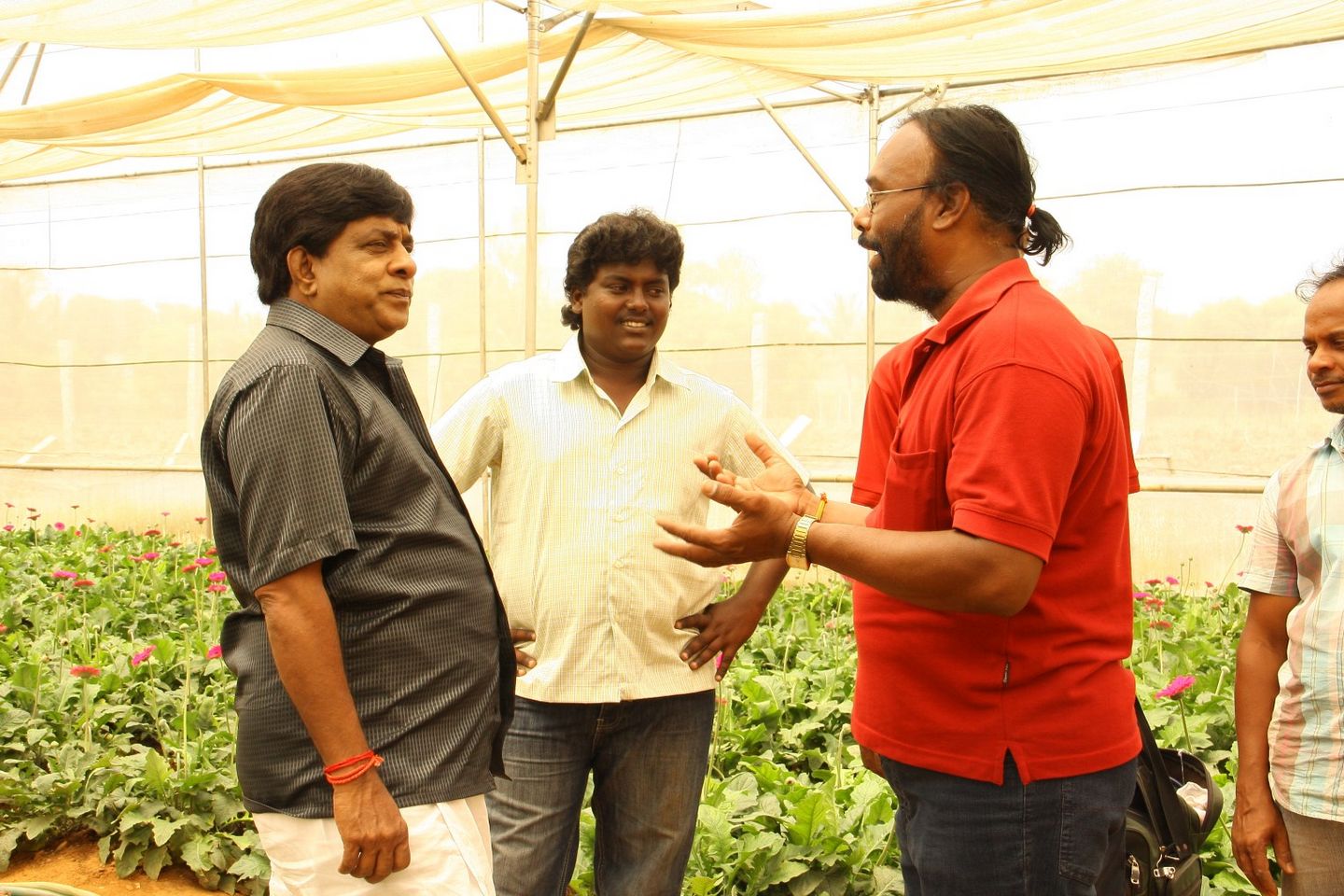 Kadhalagathi Movie Working Stills