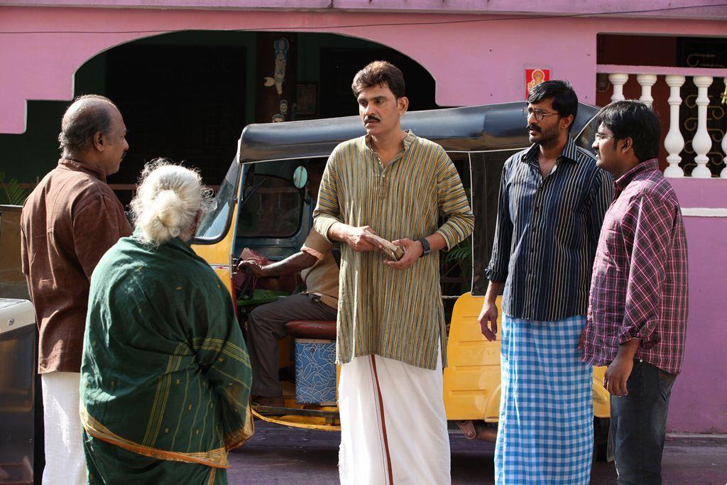 Kadikara Manithargal Movie Stills