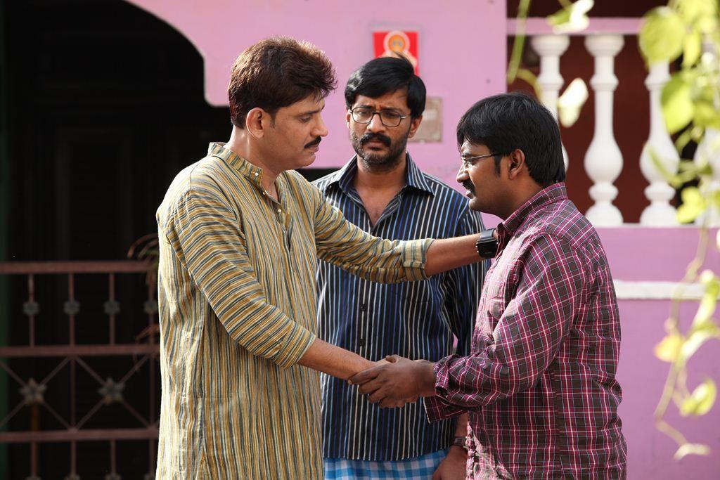 Kadikara Manithargal Movie Stills